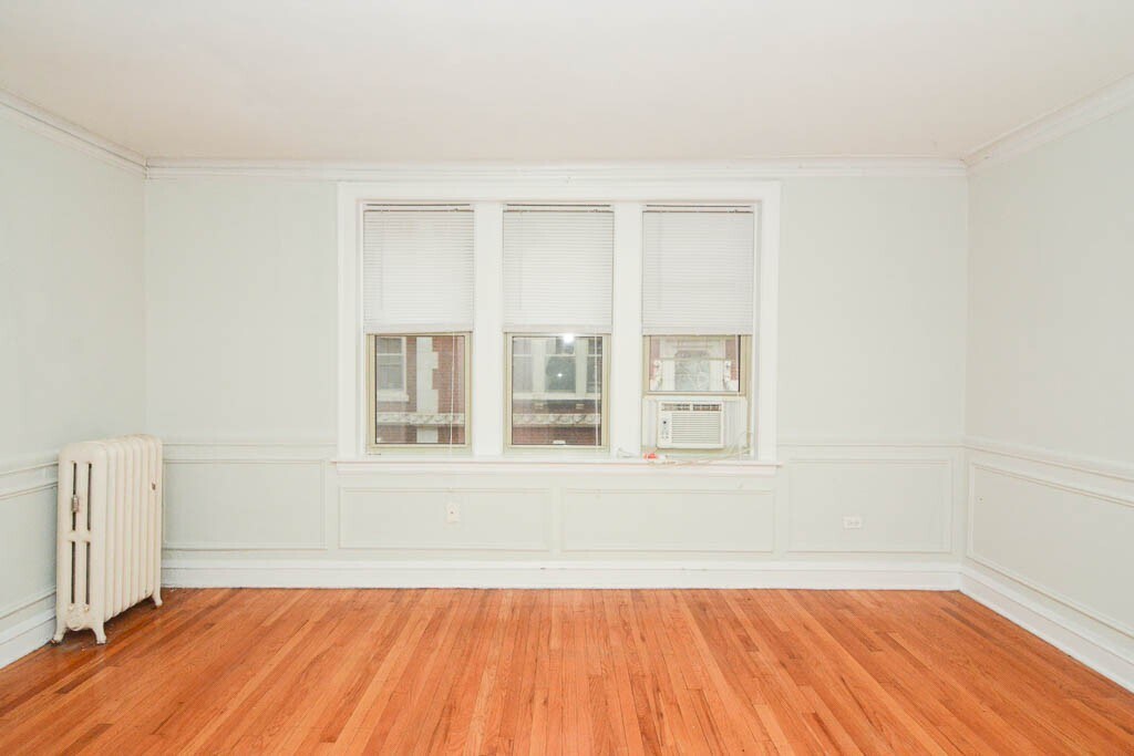 Building Photo - 547 W Surf St