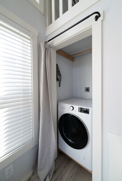 Building Photo - 8220 Canoga Ave