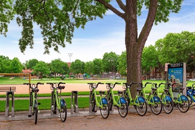 Building Photo - 3023 Dupont Ave S