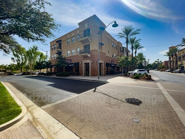 Building Photo - 20933 W Almeria Rd