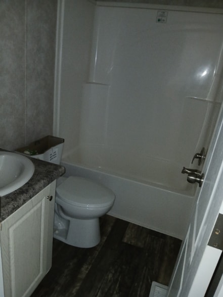 Building Photo - 102 Naples Dr