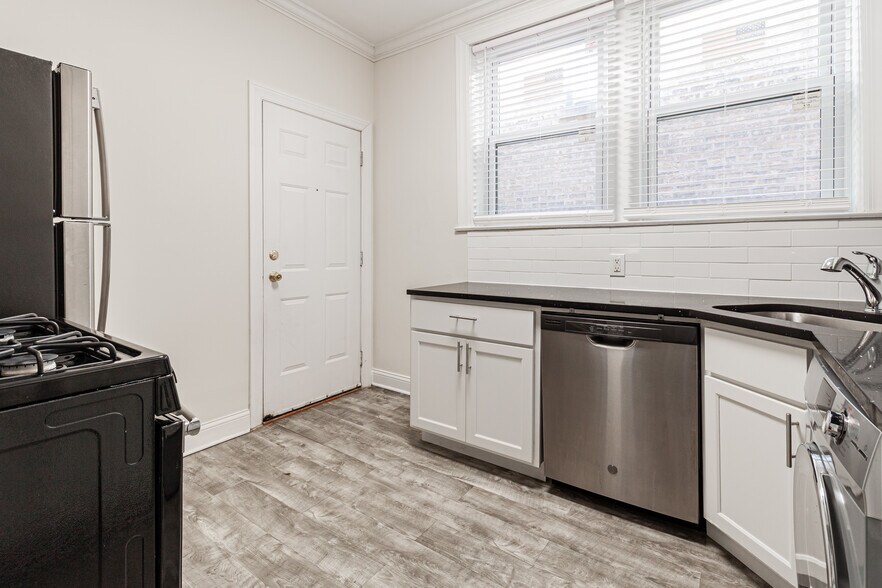 Building Photo - 1124 Maple Ave