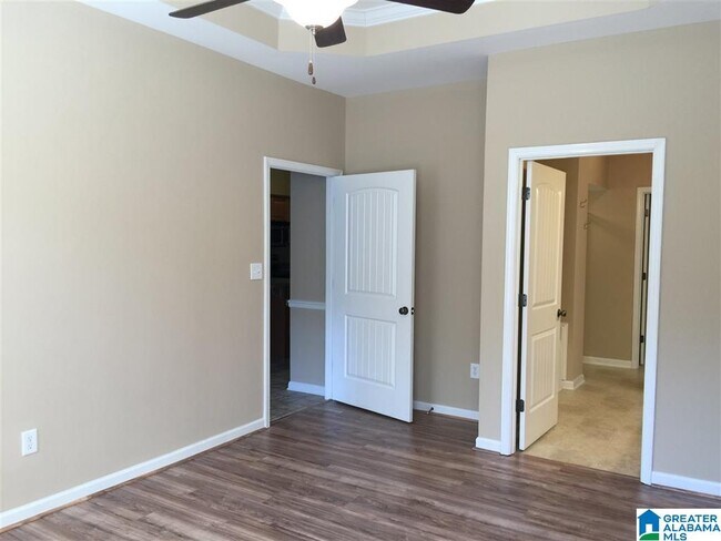 Building Photo - 1033 Ashwood Dr