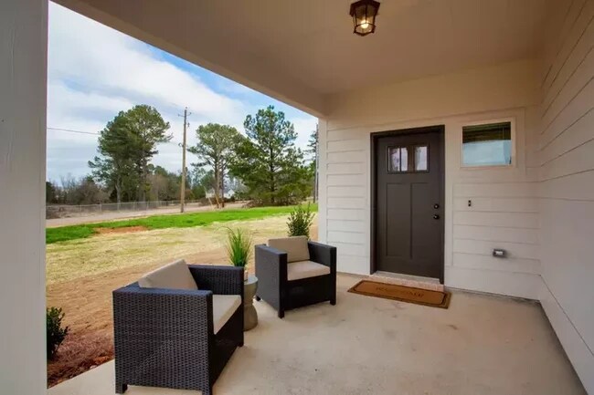 Building Photo - 4009 Ashley Dr