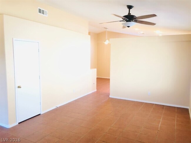 Building Photo - 4836 Minturn Ave