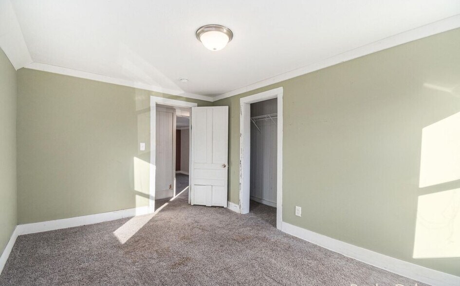 Building Photo - 778 Eleanor St NE