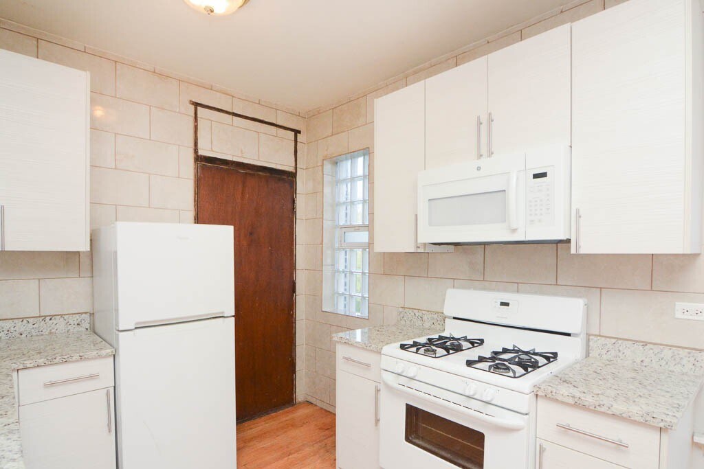 Building Photo - 4232 N Paulina St