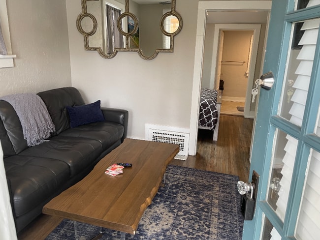 Building Photo - Stunning Duplex in Historic Old Town
