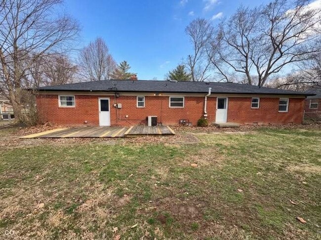 Building Photo - 10209 Broadway St