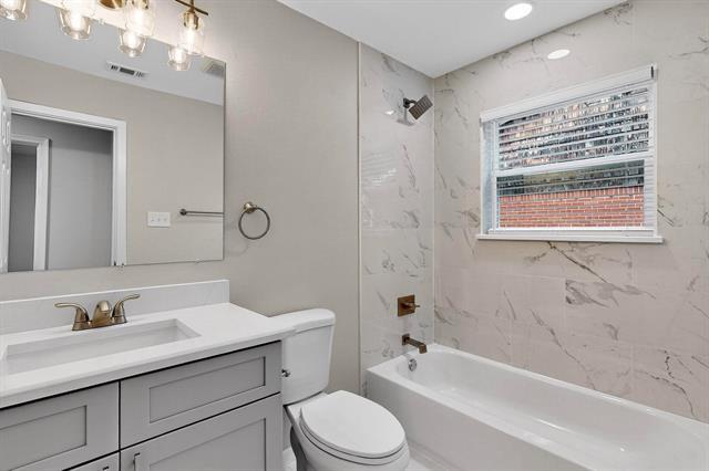 Building Photo - 10833 Palace Way