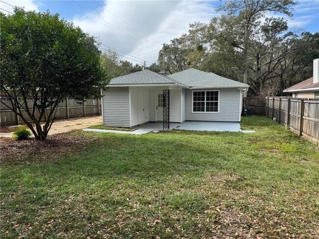 Building Photo - 1117 Pinemont Dr