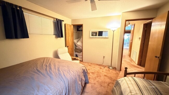 Building Photo - Full Time Rental On Crestview