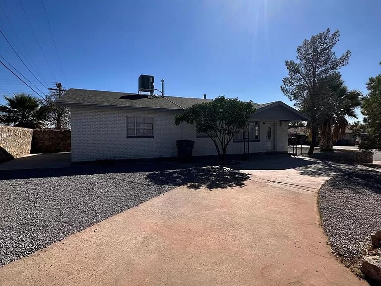 Building Photo - 8100 Sandland Dr