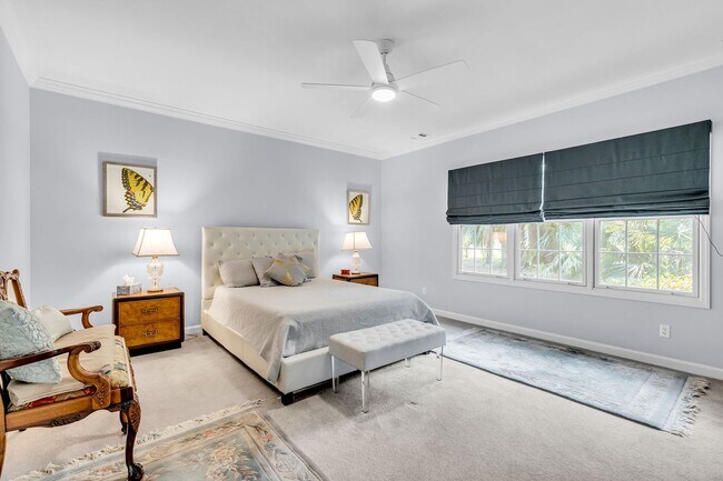 Building Photo - Welcome to the Desirable Landings on Skidaway Island - MIN 6 Month Lease - Fully Furnished