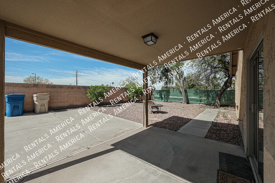 Building Photo - 25849 W Satellite Ln