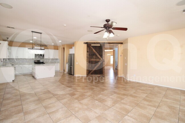Building Photo - 14205 W Mauna Loa Ln