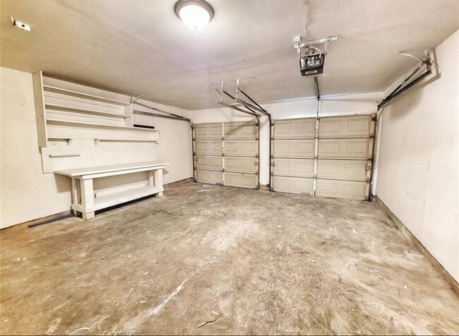 Building Photo - 612 Littlewood