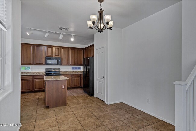 Building Photo - 10132 E Isleta Ave