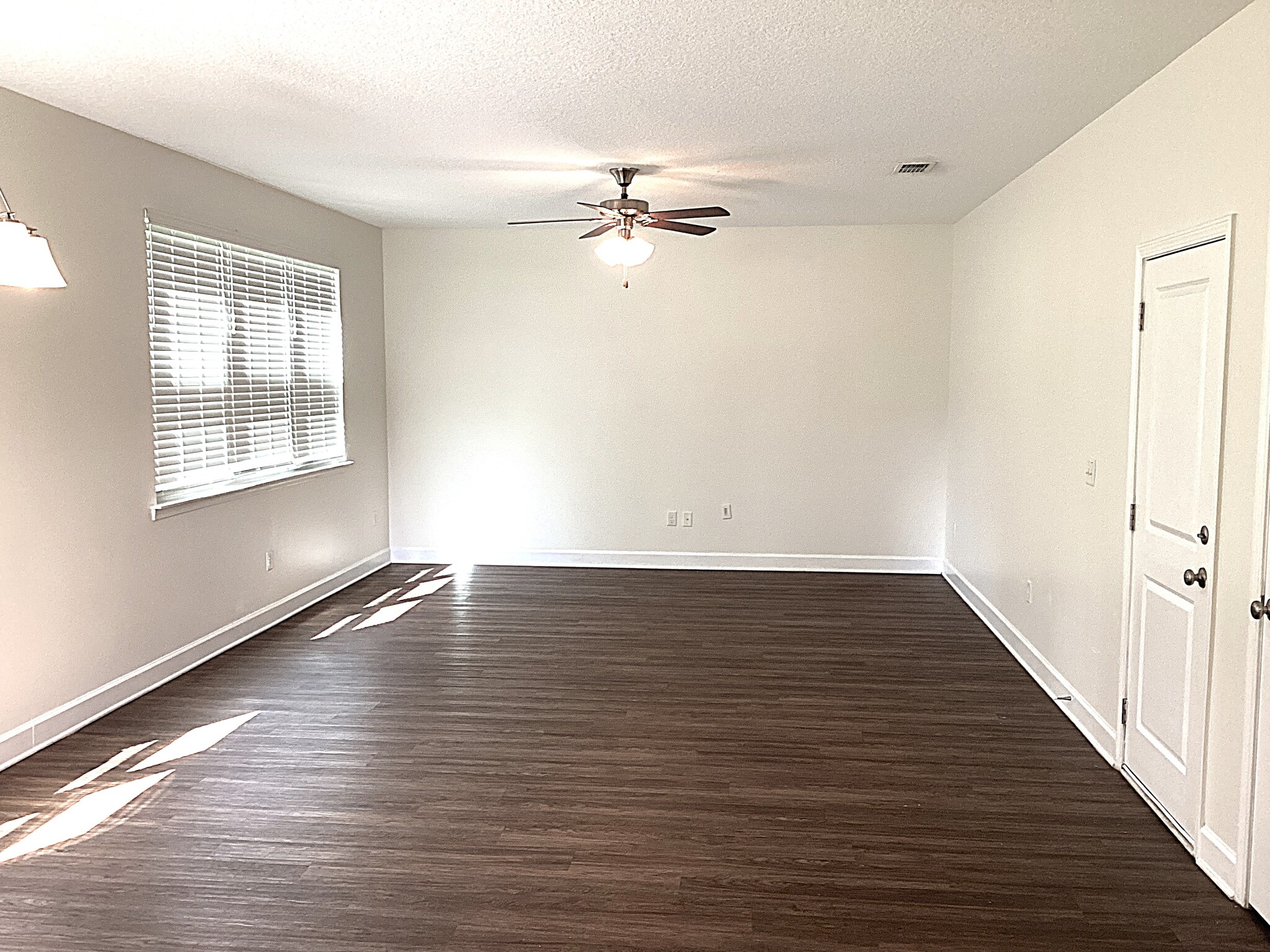 Building Photo - 1807 Silver Point