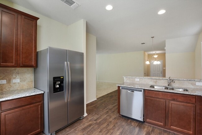 Building Photo - Inviting 4BD/3BA Rental Home with Walk-In Closet & Big Yard