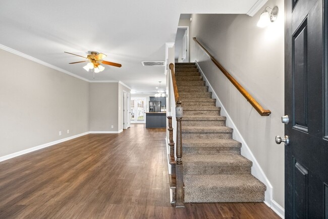 Building Photo - Just Reduced! Updated Townhome near Tennov...