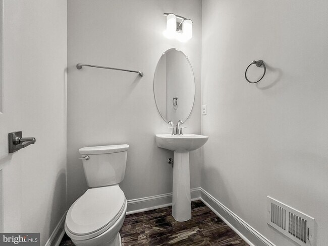 Building Photo - 14583 Lakestone Dr