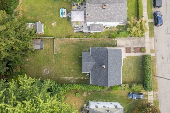 Building Photo - MOVE IN TODAY! DON'T MISS THIS NEWLY RENOV...