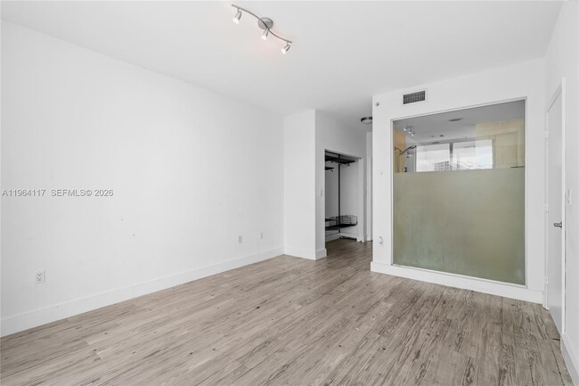 Building Photo - 90 SW 3rd St