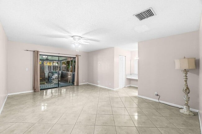 Building Photo - 5335 Havasu Ct