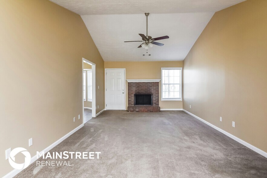 Building Photo - 1545 Royale Castle Dr