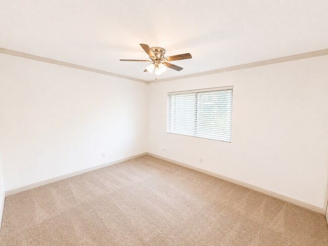 Building Photo - 6821 Alvarado Rd