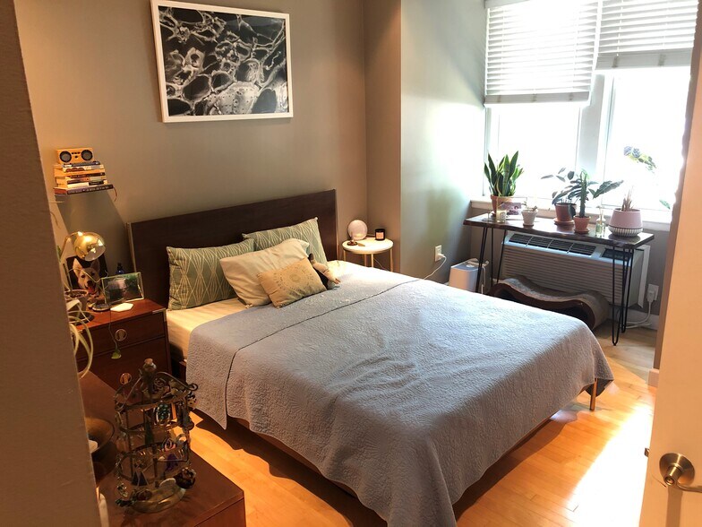 Building Photo - 1901 16th St NW