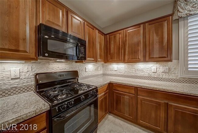 Building Photo - 3144 Whitfeild Ave