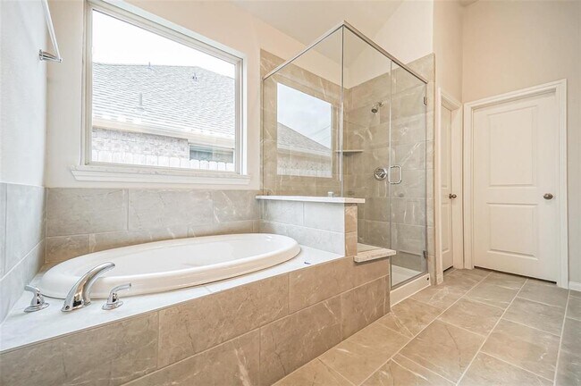 Building Photo - 2710 Bayrose Dr