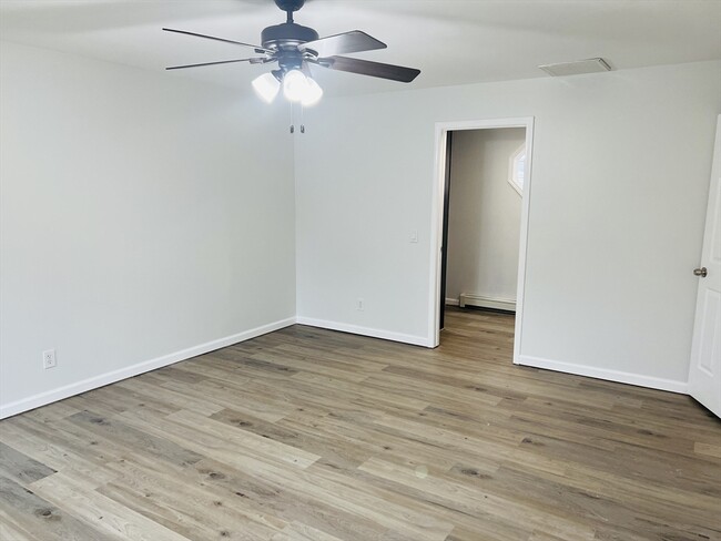 Building Photo - 8 Dunning Ave