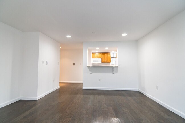 Building Photo - Modern Studio Apartment in Fenway