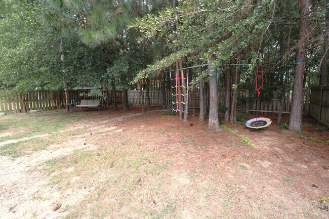 Building Photo - 1933 Lake Carolina Dr