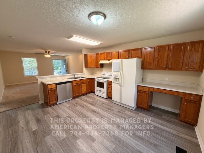 Building Photo - APPROVED APPLICATION -901 Hoke St.