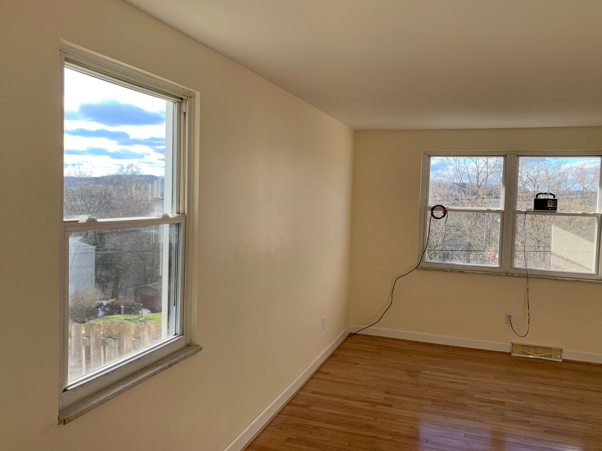 Building Photo - 4268 Sample Ct