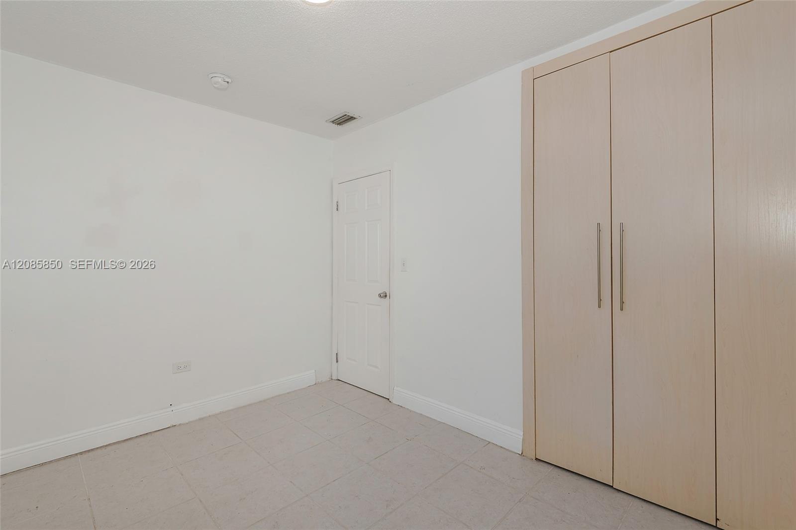 Building Photo - 2631 Alcazar Dr