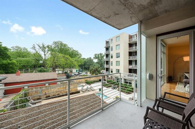 Building Photo - 210 Lee Barton Dr