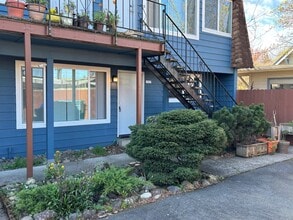 Building Photo - SE 49th and Hawthorne Blvd