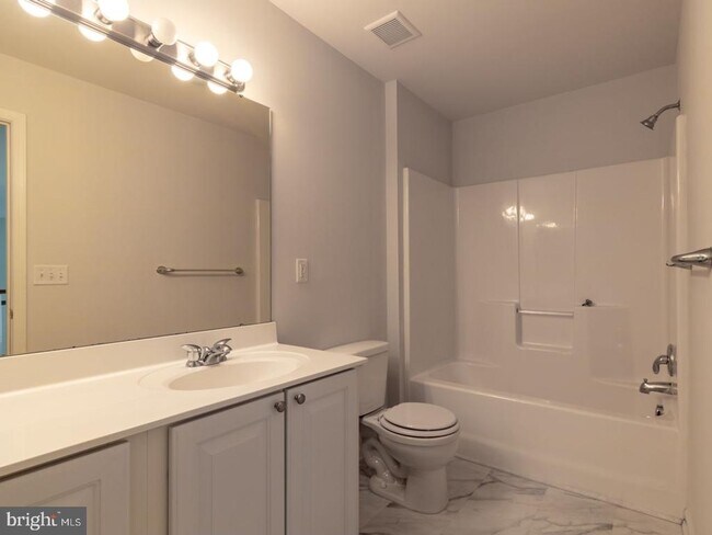 Building Photo - 31171 Mills Chase Dr