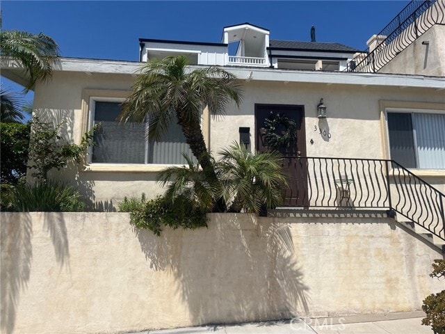 Primary Photo - 3300 Seaview Ave