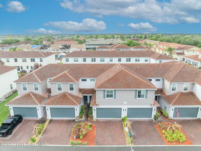 Building Photo - 1445 Isabella Dr