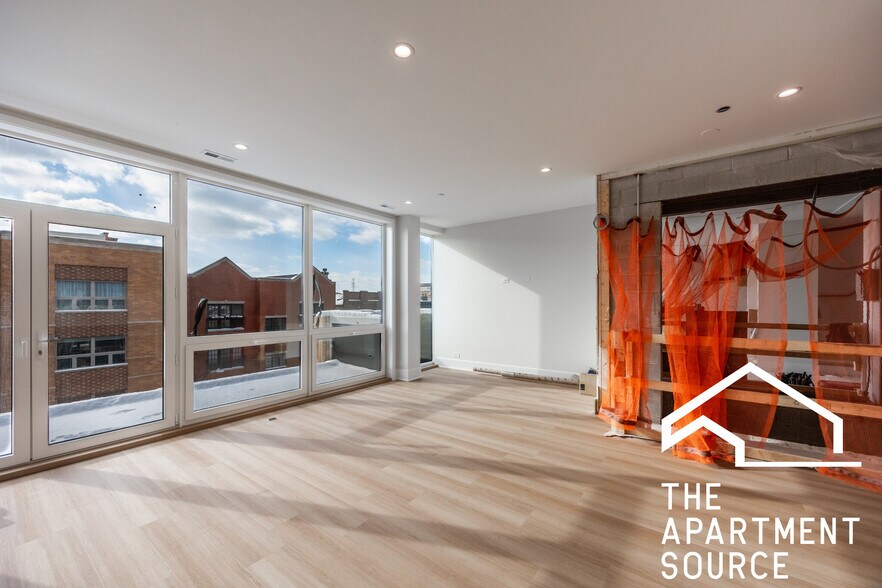 Building Photo - 1624 W Grand Ave