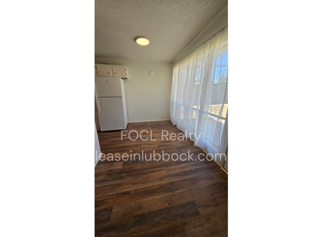 Building Photo - Bright and Open 4 Bedroom Home
