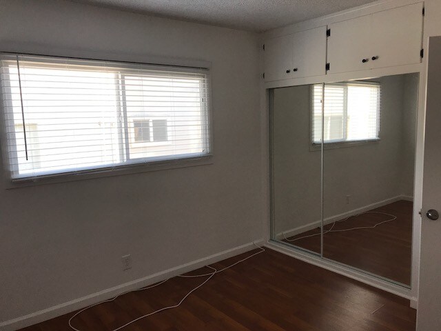 Building Photo - 940 S Venice Blvd