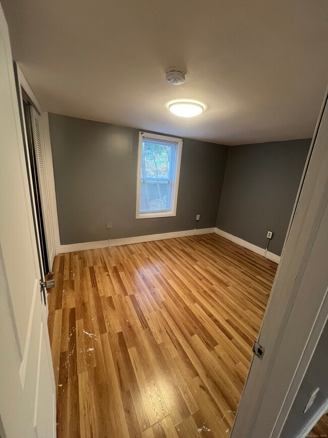 Building Photo - 83 Litchfield St