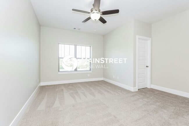 Building Photo - 3 Bedroom Pet-Friendly Home in Lebanon, TN with Main Street Renewal